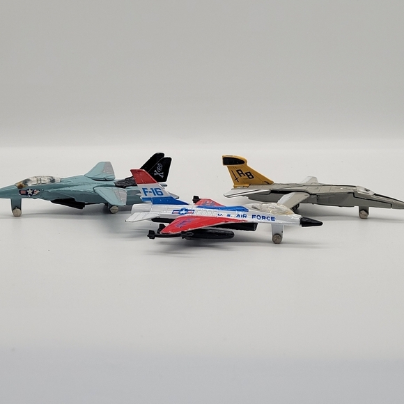 VTG Lot of 3 Jet Toy, General Dynamics F-16 Tomcat F-14 / A 152 EF-111 DieCast - Picture 10 of 10